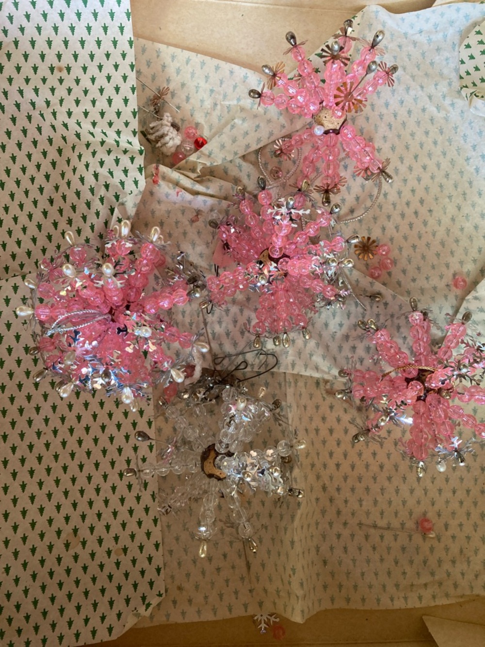 Mcm atomic VTG snowflake push pin Christmas ornaments  pink as is
